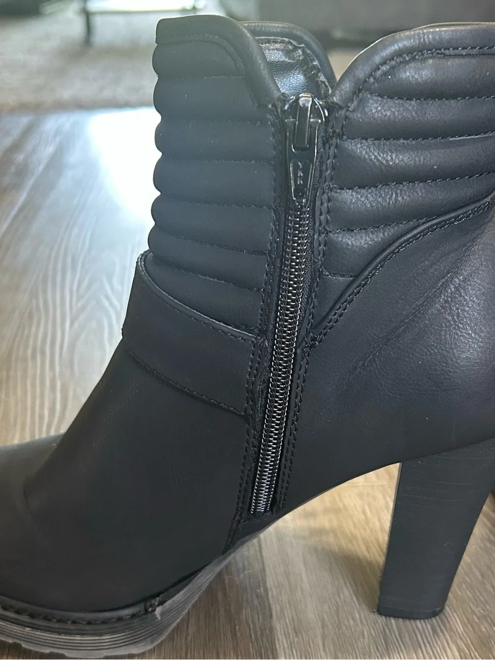 White Mountain Black Quilted Ankle Boot with Buckle Detail Size 6.5